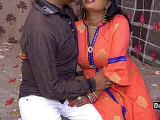 インド人妻はヒンディー音声で結婚記念日に乱暴なセックスを楽しんでいます