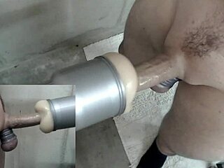 Mesin seks memerah susu bola fleshlight yang diregangkan dengan cumshot