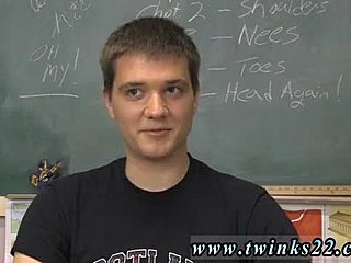 Jordan Dallas, l'emo gay, recita in un bollente video porno in classe
